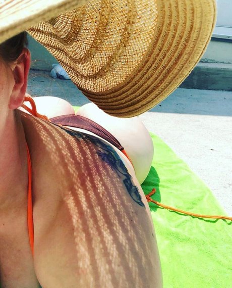 ワークアウト オンリーファンズ ヌード 写真