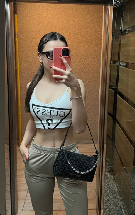 Sinem Ozgur ポルノスター 裸 写真