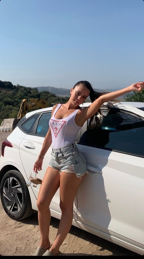 Sinem Ozgur 完璧なポルノスター 写真