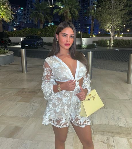 Ana Paula Saenz ポルノスター ヌード 画像