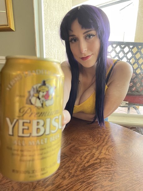 Maddie Reznor ホットなスター 写真