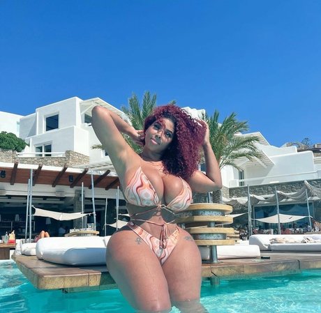 Shadee Monique スター ヌード ギャラリー