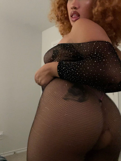 太ったお母さんオンリーファンズ トップ 写真