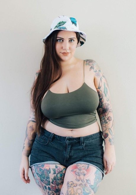 Nikki Hunter_ ホットモデル 画像