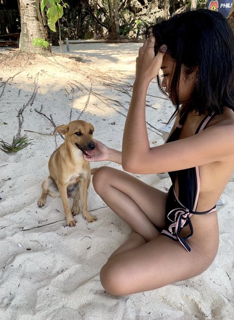 Alyssa Silos 素敵なポルノスター 画像