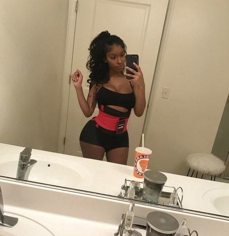 Ashley Burgos 無料のポルノスター 写真