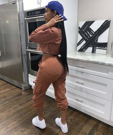 Ashley Burgos 素敵なスター 写真