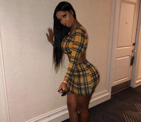 ぽっちゃりブルネットオンリーファンズ 無料裸 アーカイブ