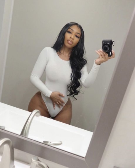 Ashley Burgos トップ女優 ギャラリー