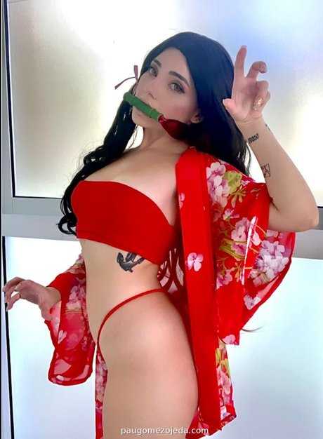 タトゥーオンリーファン ポルノグラフィック 写真