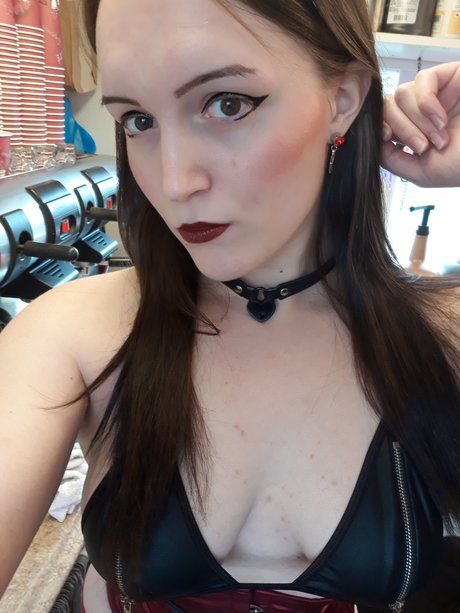 Badass Barista Alexa XXXモデル 画像