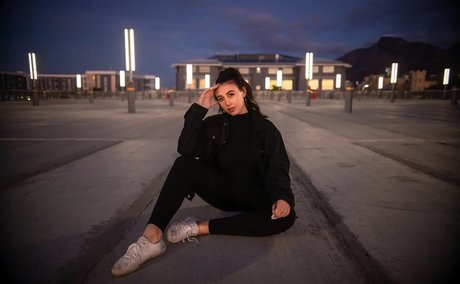 ミラーセルフィーオンリーファンズ エロチック 画像