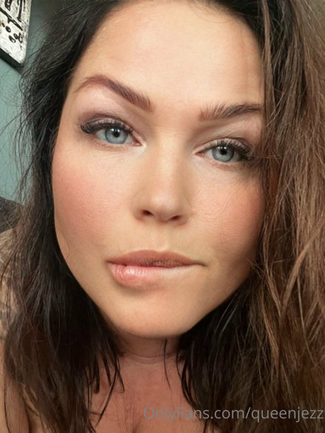 Queenjezz ヌードモデル 写真