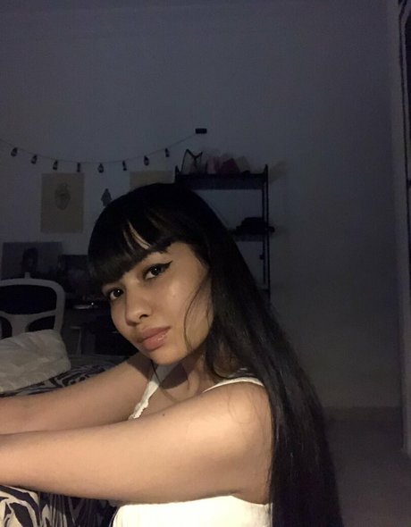 naomieve セクシーモデル 写真