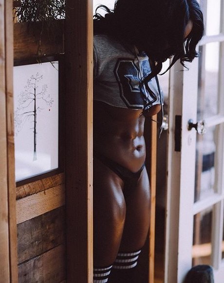 Snowblack エロティックなスター 写真