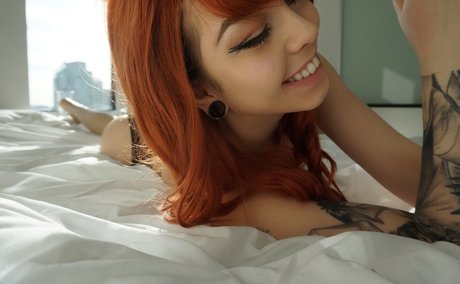 April Hylia ポルノスター ヌード 写真