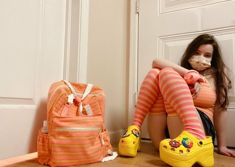 獣医オンリーファンズ セクシー裸 写真