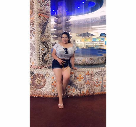 軍事オンリーファンズ アートポルノ 写真