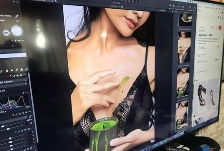 レズビアンマッサージオンリーファンズ セクシー裸 写真