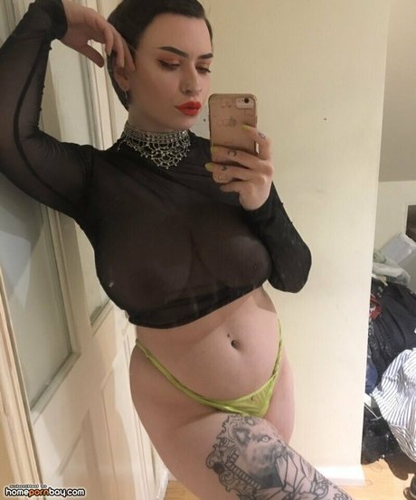 マッサージセラピストオンリーファンズ 裸 画像