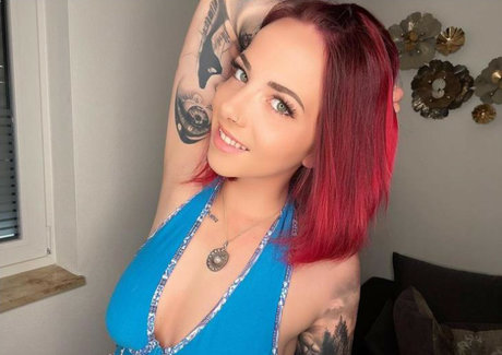 バン・オンリーファンズ 無料セックス 画像