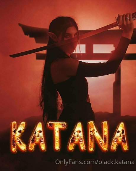 BLACK KATANA 裸のポルノスター 写真