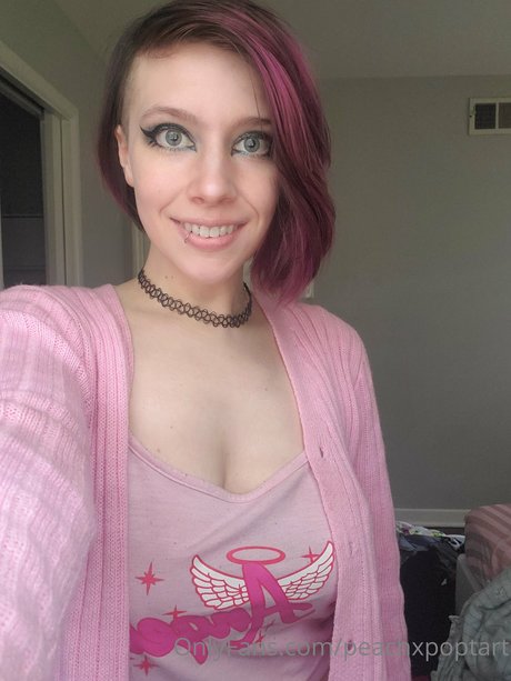 PeachxPoptart ポルノ女優 写真