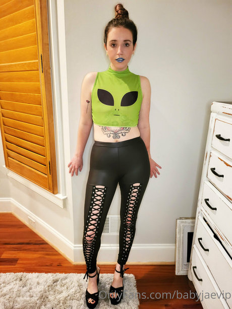 教室オンリーファン 無料ポルノ 画像