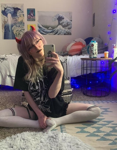 Sadcthulu666 ポルノモデル 写真