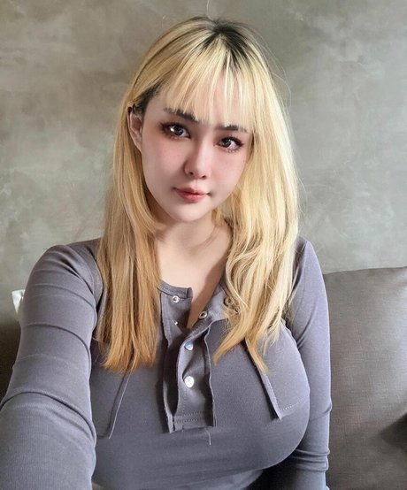 スムーズなオンリーファンズ 無料アダルト 画像