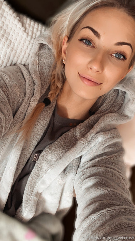 オンリーファンズの動画 アートヌード 画像