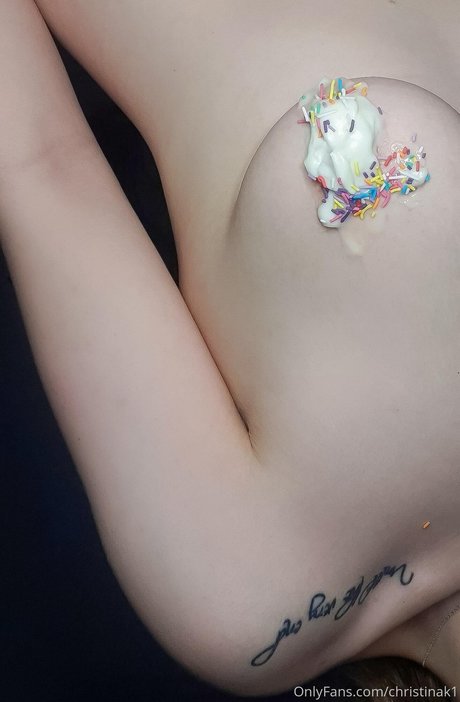 Christina kay かわいいモデル 写真