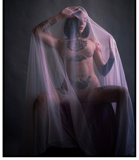 ニューハーフが男とセックスするオンリーファンズ ポルノグラフィック 写真