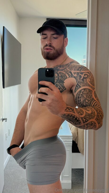 巨乳ランジェリーオンリーファンズ 無料セックス 写真