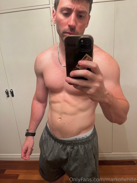 Markofwhite セクシーモデル 写真