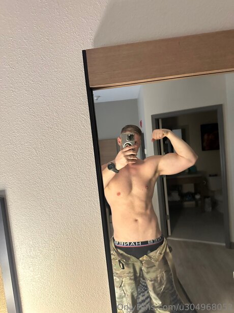 U304968052 独占女優 画像