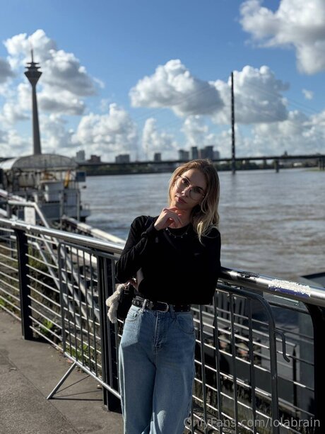 Lolabrain トップポルノスター 画像