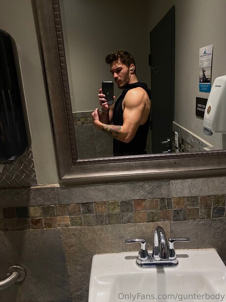 アマチュアファックオンリーファンズ エロチック 写真