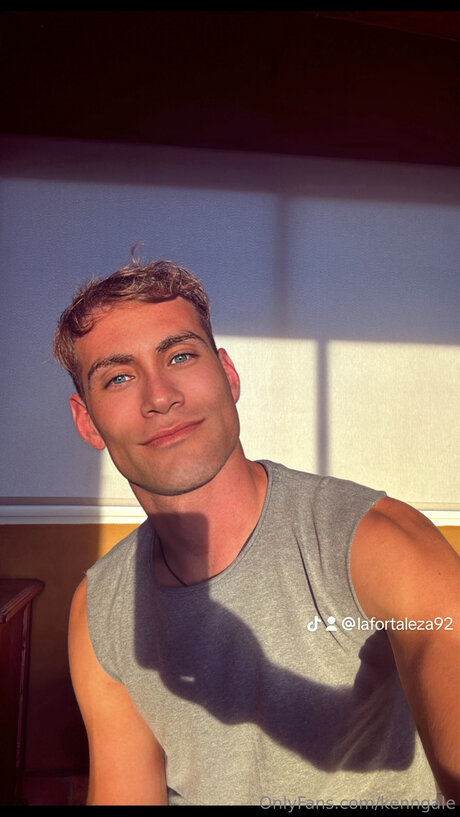 Pologale ポルノスター アダルト 写真