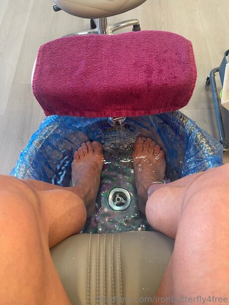 Ironbutterfly4free ポルノスター ヌード 写真