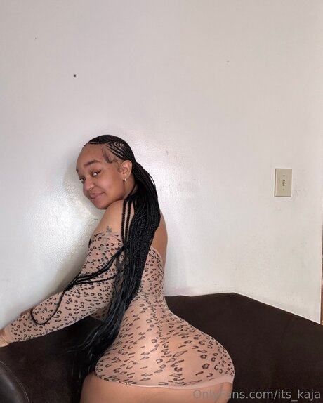 Its Kaja 独占ポルノスター 写真