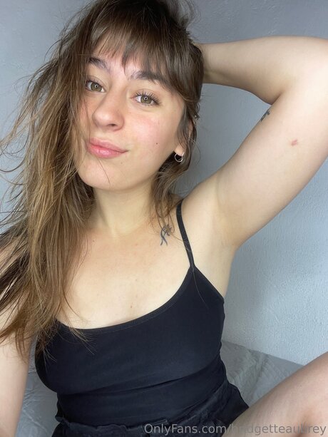 Bridgetteaubrey ポルノスター アダルト 画像