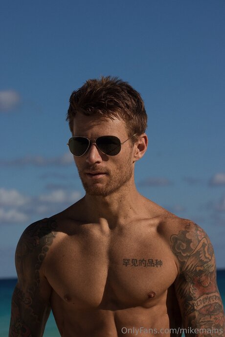 Mainzz ポルノスター 裸 ギャラリー