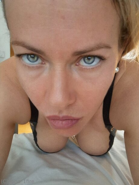 Fiona 1fire 女優 写真