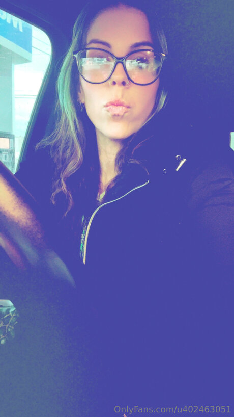 U402463051 無料モデル 写真