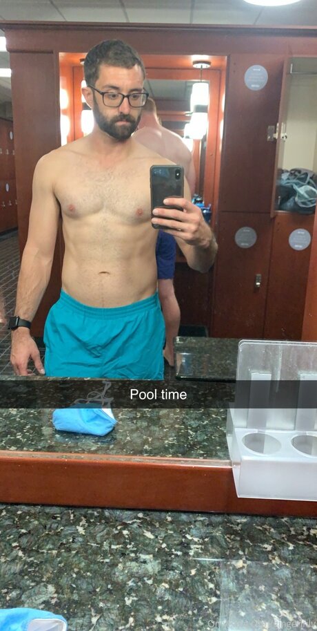 カーリーエボニーオンリーファンズ ポルノ 画像