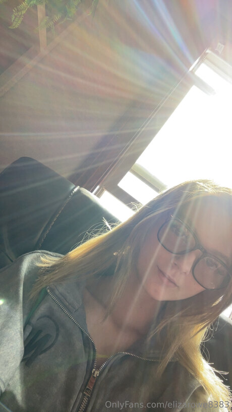 ティーンフィンガリングオンリーファンズ ポルノ ギャラリー