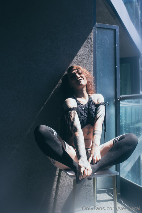 本物のオンリーファンズ アート裸 写真