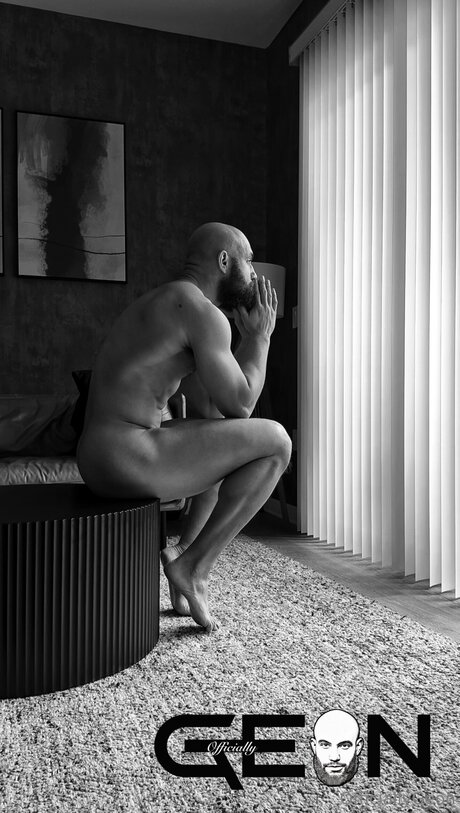 Officiallygeon ホットなポルノスター 写真