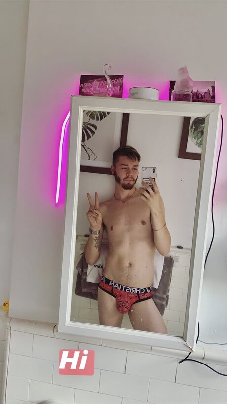 Garrett3 裸のスター 写真